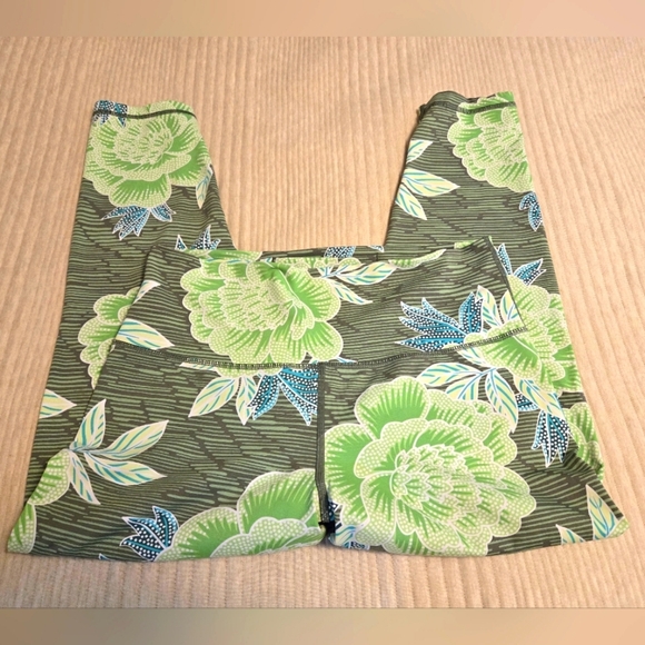 AERIE FLORAL LEGGINGS. SIZE XL. - Picture 1 of 7